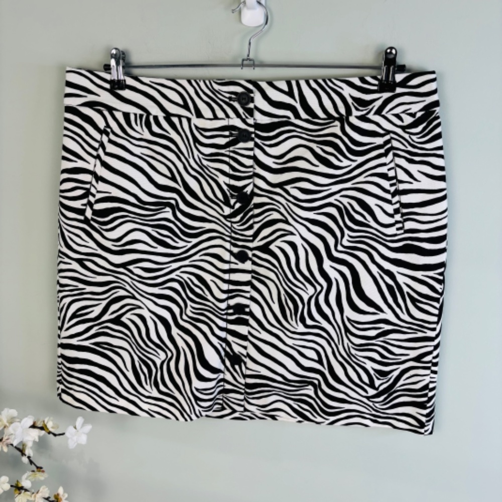 Talbots Button Front Allover Zebra Canvas Skirt S… - image 3